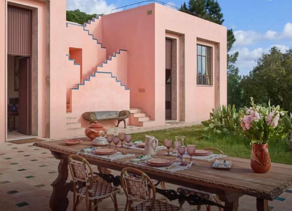 Foto do novo hotel de Christian Louboutin em Portugal, La Salvada.