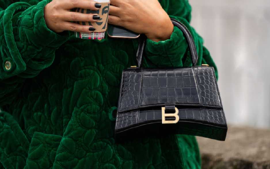 Descubra as bolsas clássicas da Balenciaga que estão em alta na Second Hand Week do Etiqueta Única. 5 Modelos que marcaram a moda.