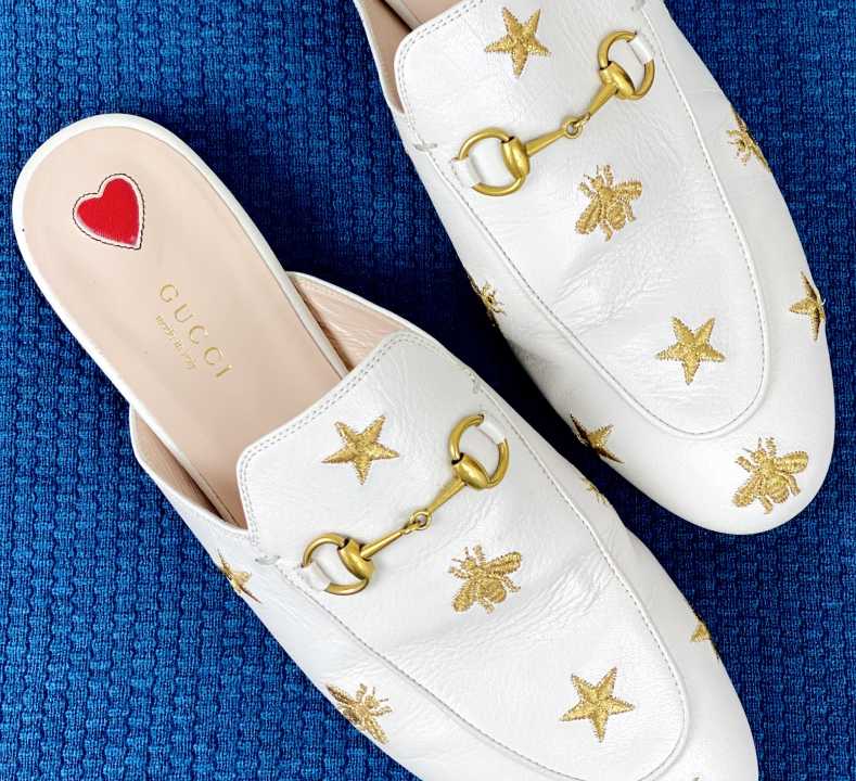 Foto do mule princetown, um dos acessórios femininos Gucci mais desejados.