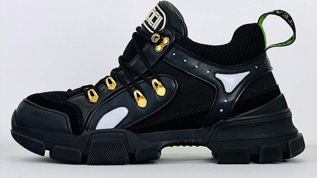 Foto de um dos modelos de tênis icônicos da Gucci o Flashtrek.