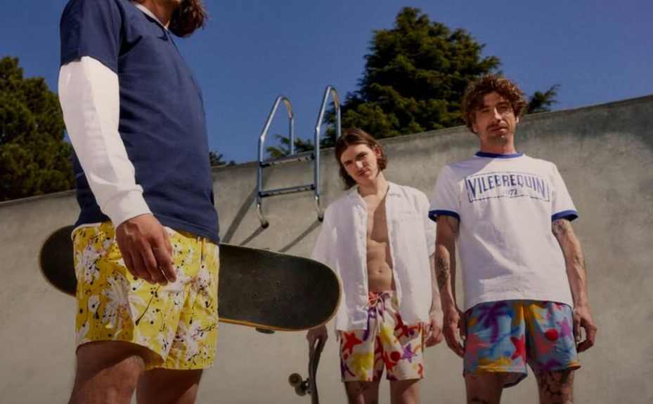 Foto das bermudas masculinas de praia das marcas de luxo Vilebrequin com Palm Angels.