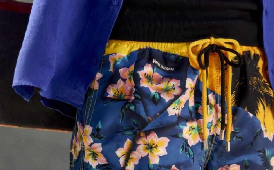 Foto de bermuda masculina estampada da marca de luxo Vilebrequin em parceria com a marca Palm Angels.