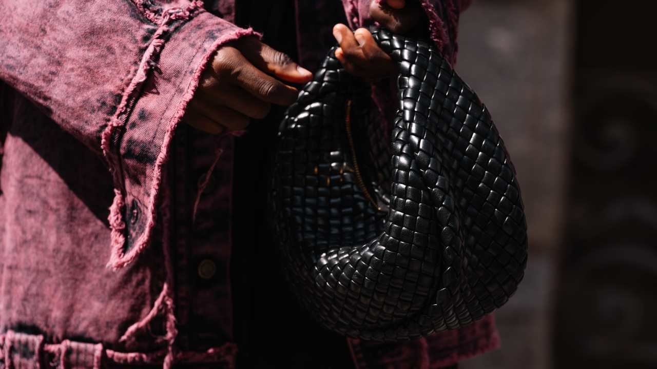 Bolsas estilo quiet luxury