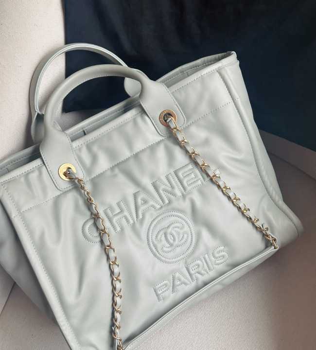 Foto da tote bag Chanel deauville estilo sacola.
