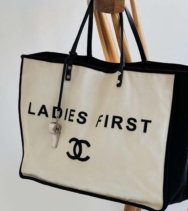 Foto de tote bag grande chanel ladies first.