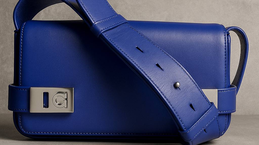 Foto da Bolsa Ferragamo East West na Semana do Cliente do Etiqueta Única.