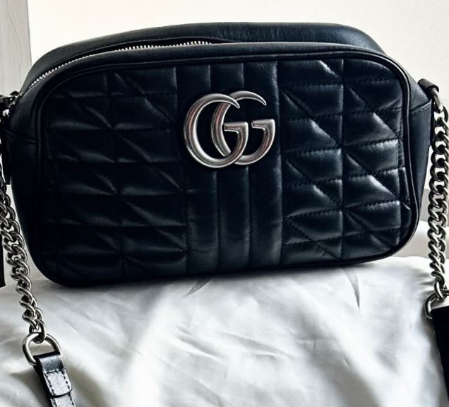 Foto de bolsa Gucci marmont.