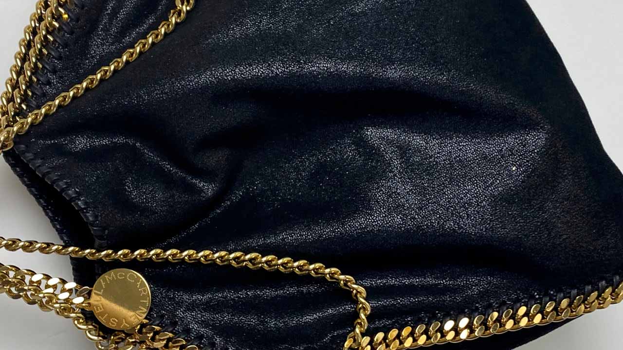 Foto da bolsa Falabella da Marca Stella McCartney que tem um novo Ceo.