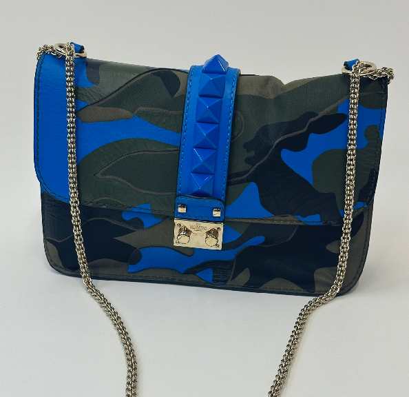 Foto da bolsa valentino, uma novidade da marca italiana no etiqueta única.