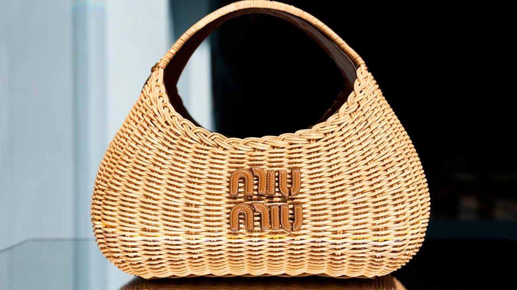 bolsas-de-luxo-materiais-naturais-para-entrar-no-seu-radar-capa-190925