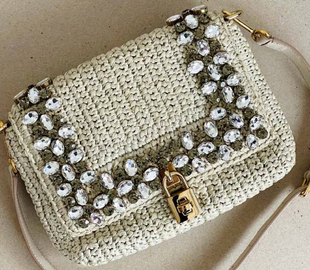 Foto de bolsa de materiais naturais da Dolce e Gabbana.