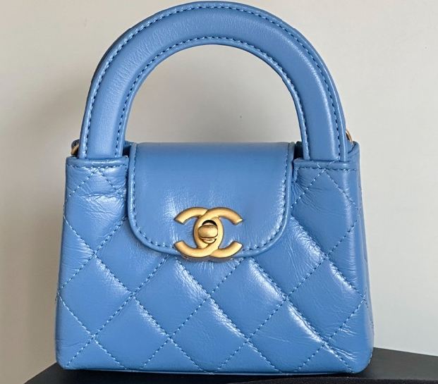 Foto de mini bag Chanel.