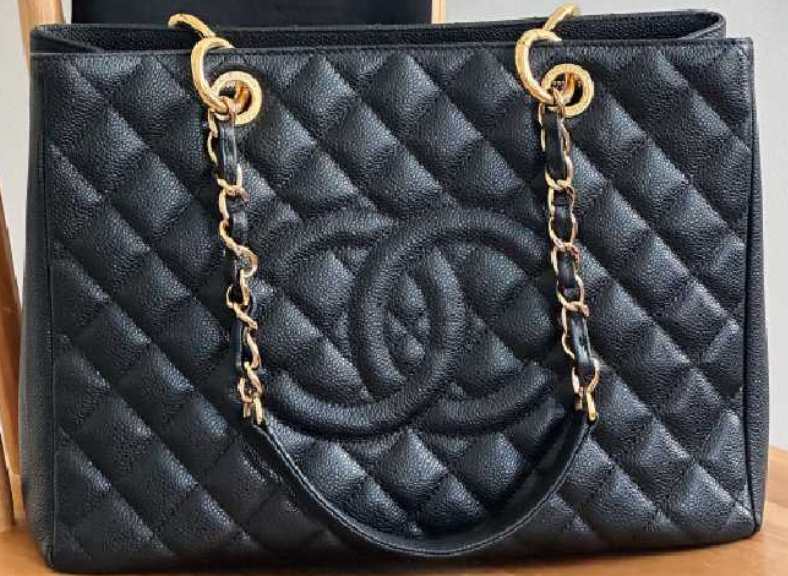Foto de maxi bag de luxo na semana do cliente.