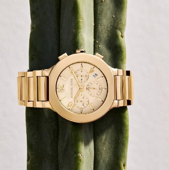 Foto de uma peça da Michael Kors uma das marcas de joias e relógios na Semana do Cliente.