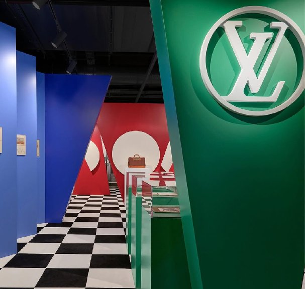 Foto de um dos ambientes da Exposição Louis Vuitton Art Decó.