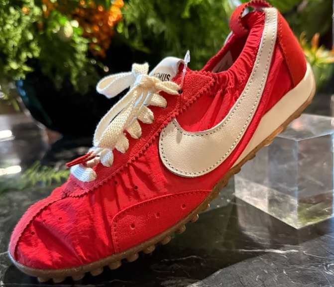 Foto do tênis Nike Moon Shoe X Jacquemus.