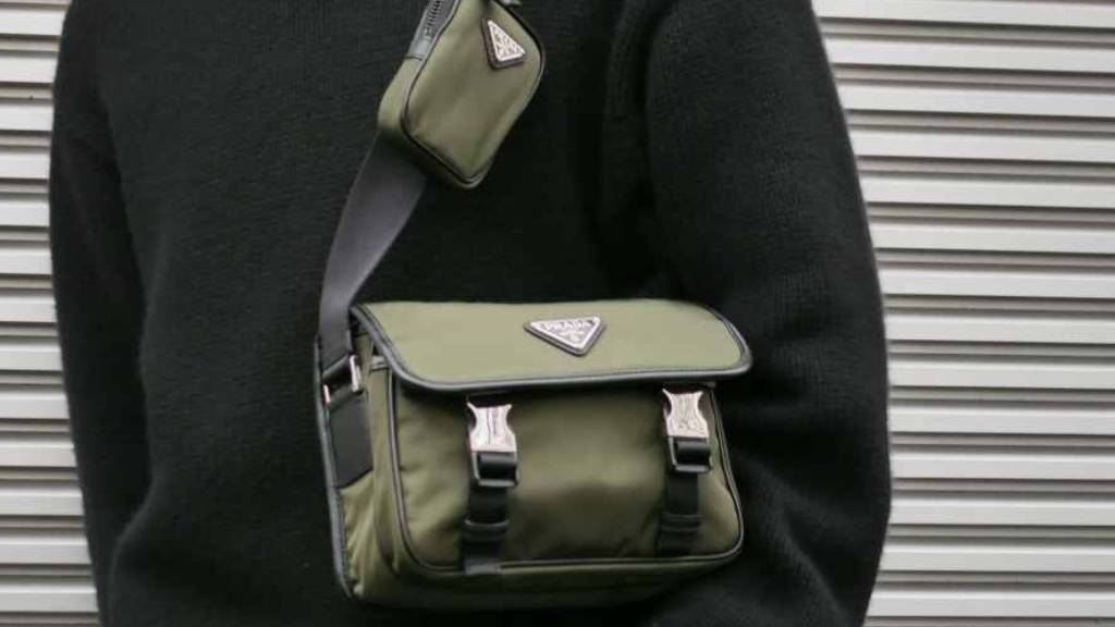 Descubra todas as versões da Nova Bolsa Prada Explore: lançamento da marca de luxo italiana para 2025 que está dando o que falar.