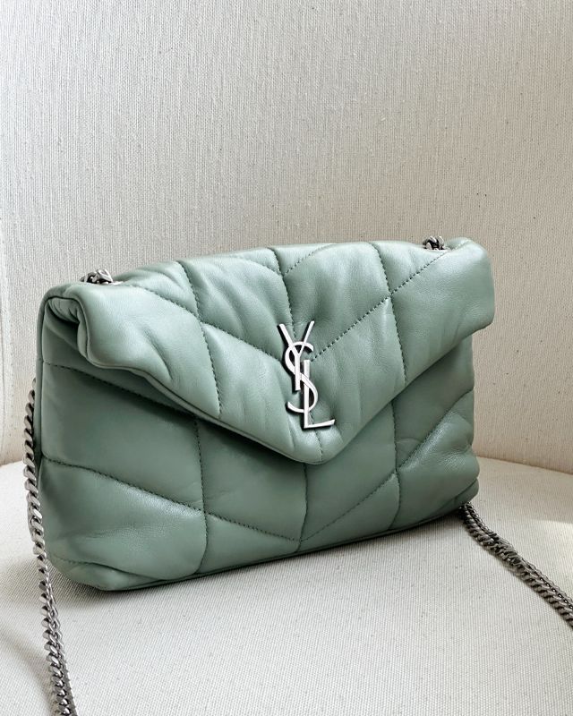 Bolsa Saint Laurent Loulou. Clique na imagem e confira mais modelos!