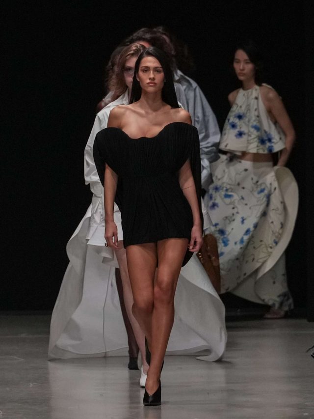 Desfile Stella McCartney Verão 2026: Sustentabilidade na PFW!