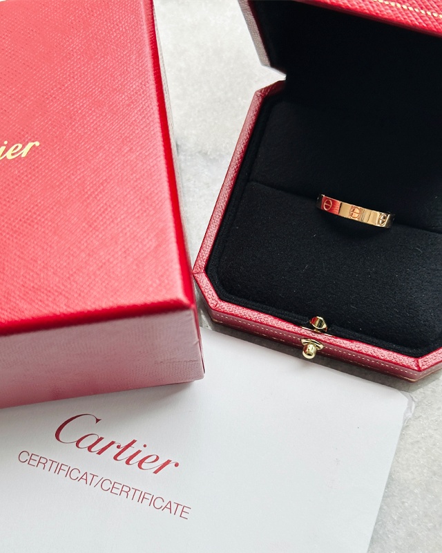 Anel Love Cartier. Clique na imagem e confira mais peças da marca!