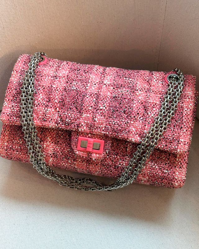 Bolsa Chanel 2.55 Clique na imagem e confira mais modelos!