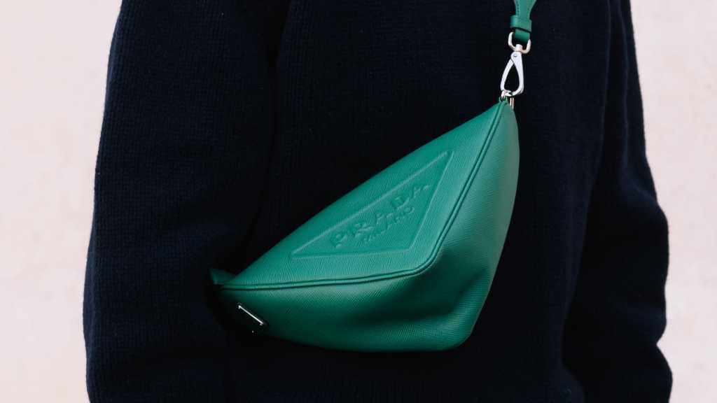 As Oportunidades de Acessórios Masculinos no Black Month do etiqueta única: bolsas, malas, tênis de luxo no mês da Black Friday por menos.