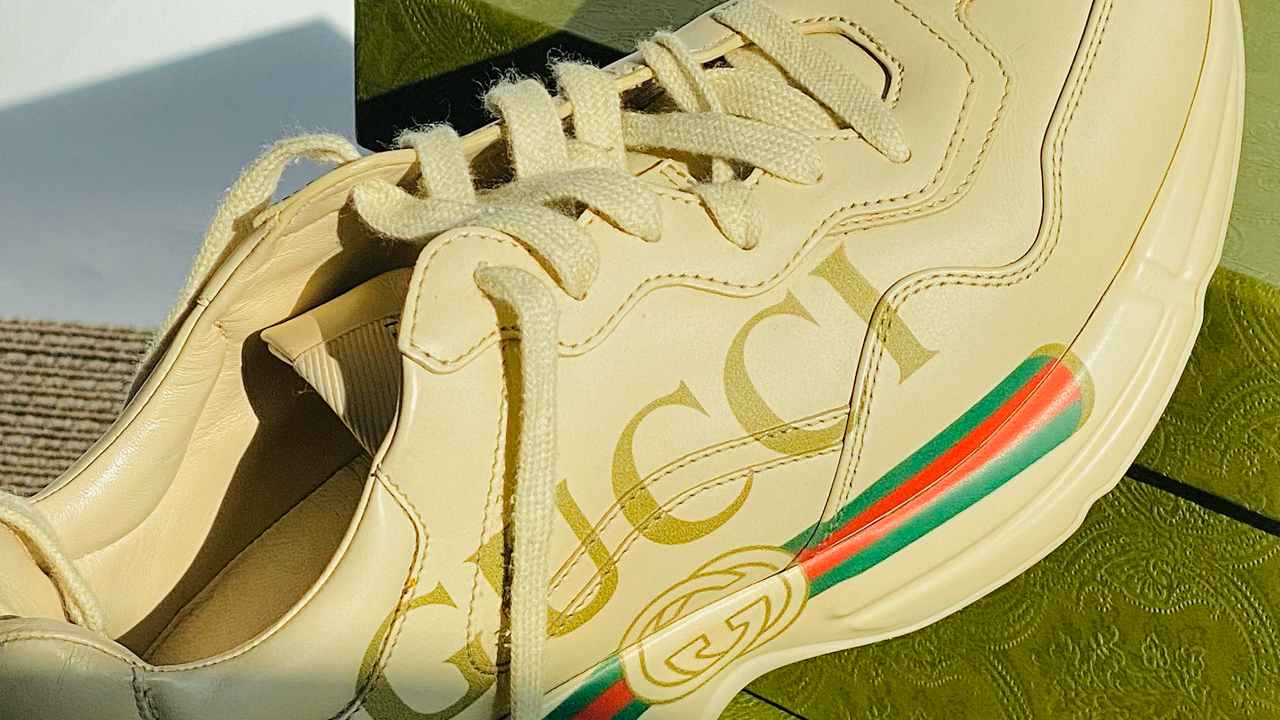 Foto de Tênis Gucci Masculino modelo Rhyton na Black Friday do Etiqueta única.