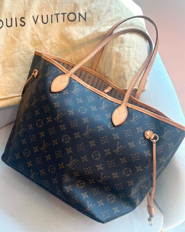 Bolsa Louis Vuitton Neverfull. Clique na imagem e confira mais modelos da marca!