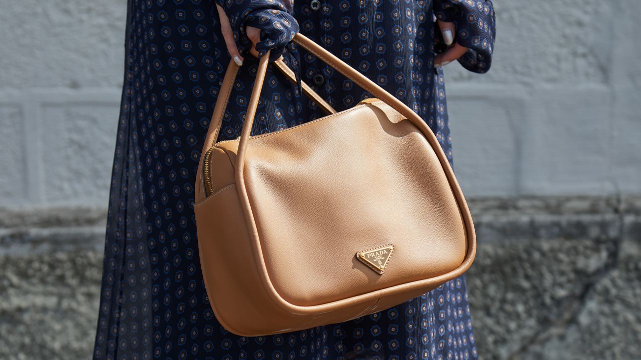 capa do post sobre bolsas da prada na black friday