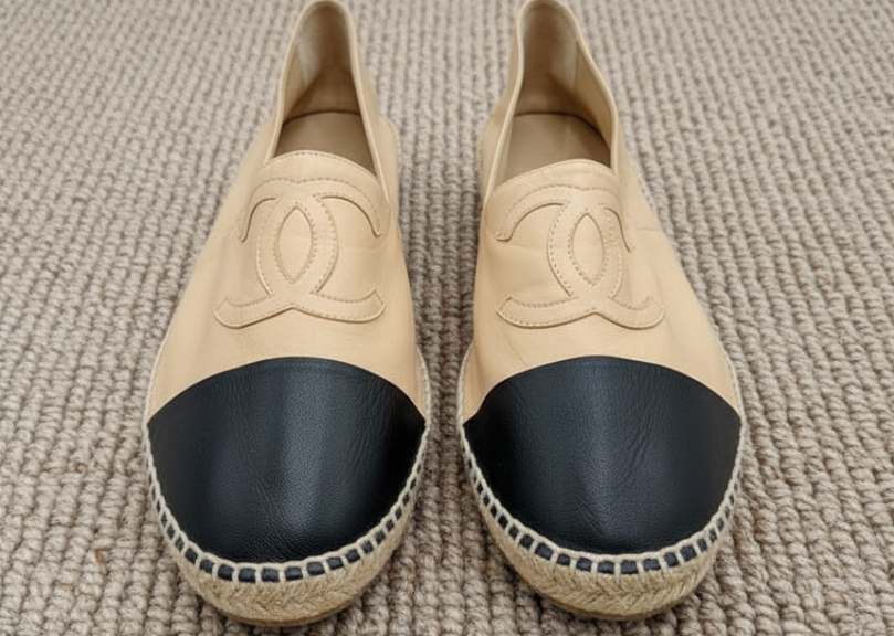Foto de espadrilhe Chanel.