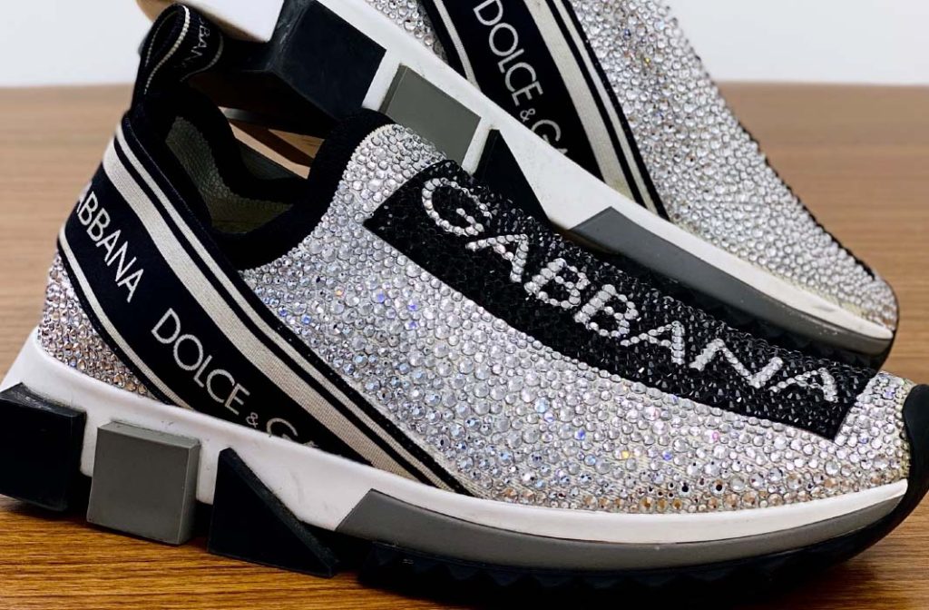 Foto do sorrento  um dos tênis clássicos e atemporais no black month do etiqueta única.