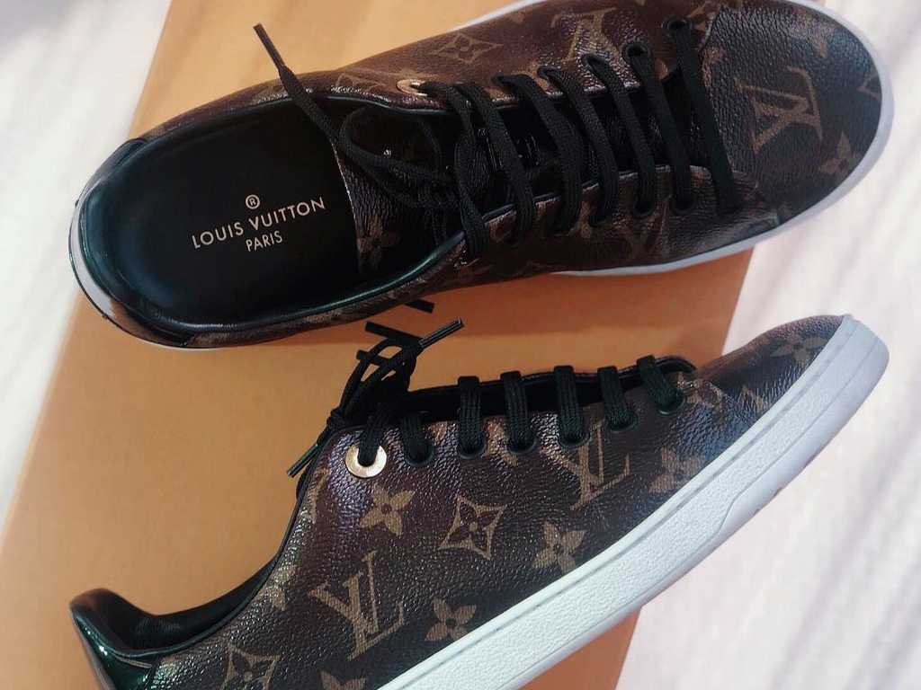 Louis Vuitton Frontrow, um dos tênis clássicos e atemporais no black month do etiqueta única.
