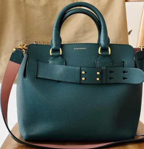 Foto de Bolsa de luxo no Gift Guide de Natal.