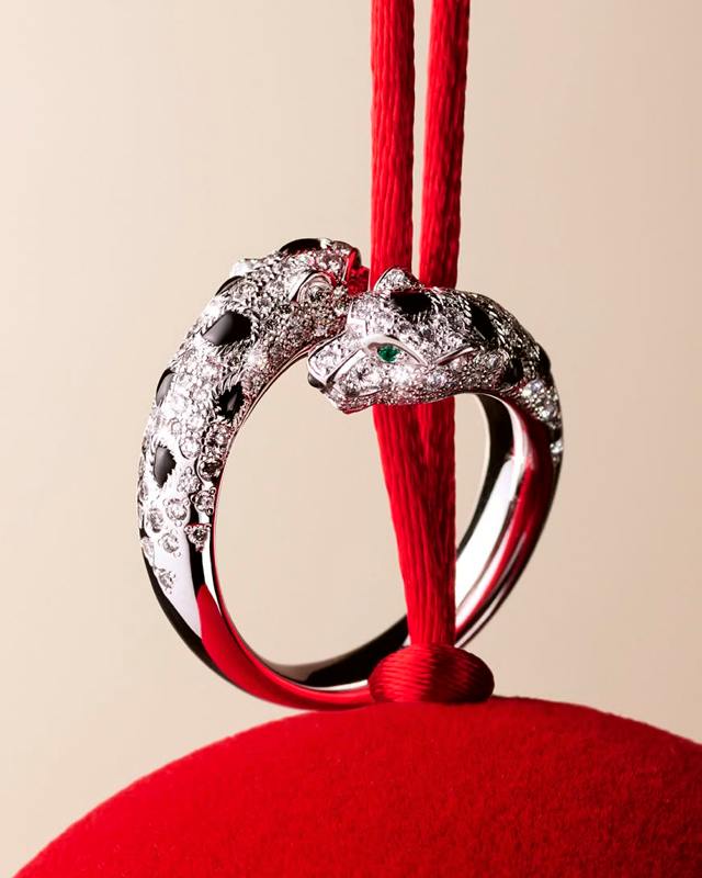 Anel Cartier Panthére. Clique na imagem e confira mais modelos da marca! (Foto: Reprodução/Instagram @cartier)