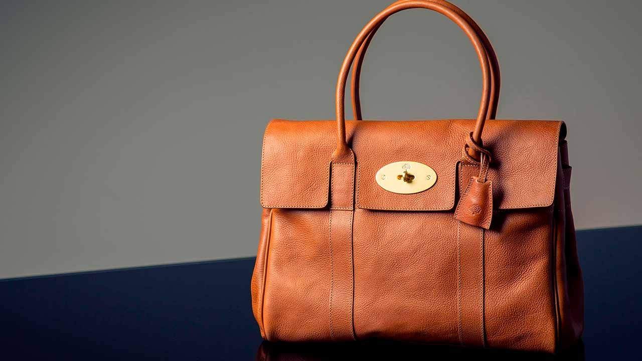 Foto de uma Bolsa  de uma das marcas britânicas de luxo mais famosas na XMAS Sale, a Mulberry modelo Bayswater.