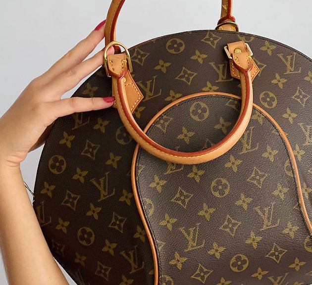 Foto de uma das bolsas de luxo de formatos diferentes da Louis Vuitton.