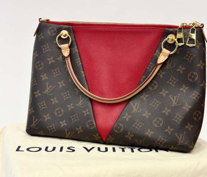 Foto de uma das bolsas louis vuitton na cyber week menos conhecida e famosam a Tote Bag V,
