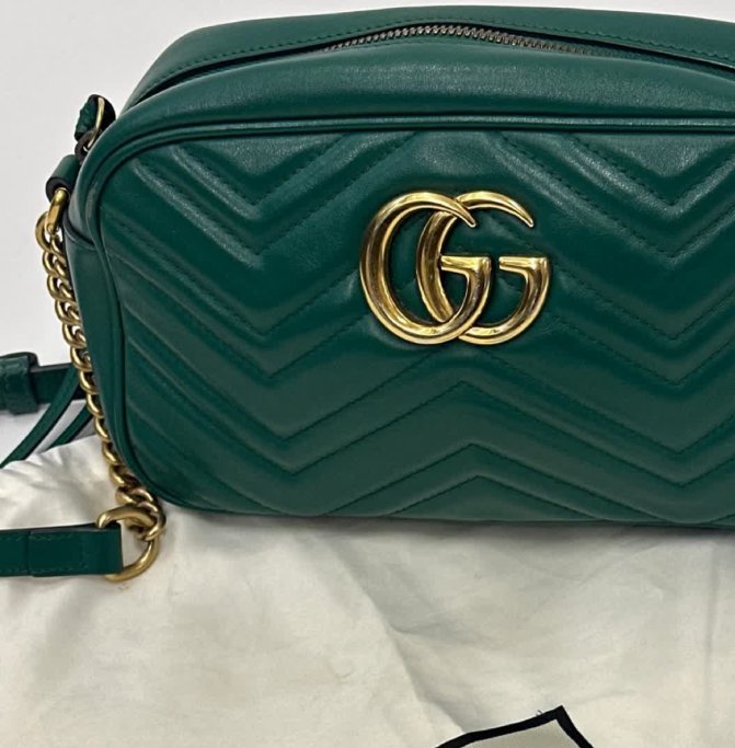 Bolsas pequenas de sucesso das marcas de luxo na cyber week modelo Gucci Marmont GG.