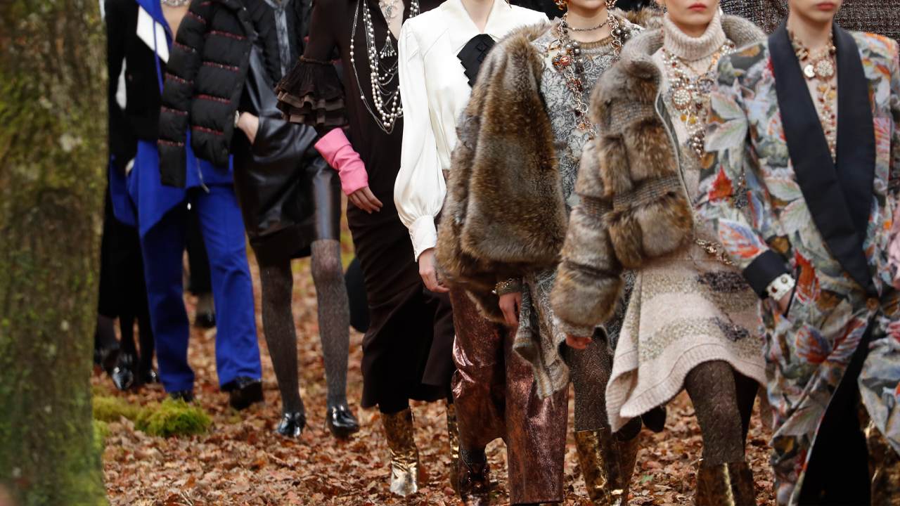 capa do post sobre o desfile métiers d'art da chanel em nyc