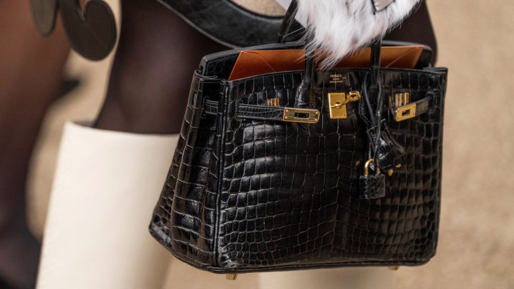 As Bolsas Valiosas na Cyber Monday 2025 do Etiqueta Única. Modelos de grifes que valem muito com descontos especiais.