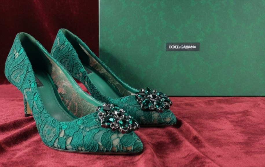 Foto de Scarpin de renda.