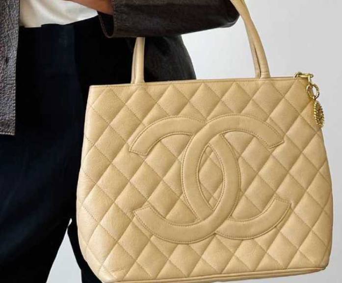 Tote Bags Chanel na Cyber Week Etiqueta Única 2025 modelos estilo sacola elegantes e práticos.