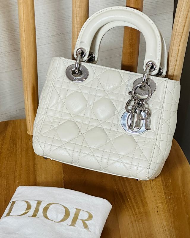 Bolsa Lady Dior. Clique na imagem e confira mais modelos!