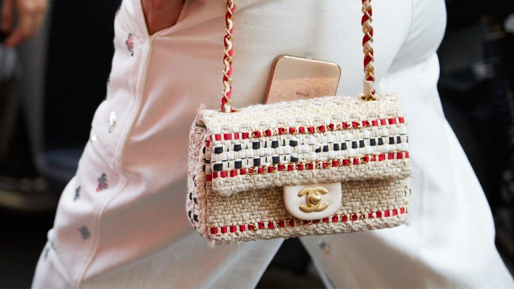 Descubra as bolsas raras da Chanel difíceis de serem encontradas nos últimos dias da Summer Sale do Etiqueta Única. Modelos valorizados por colecionadores.
