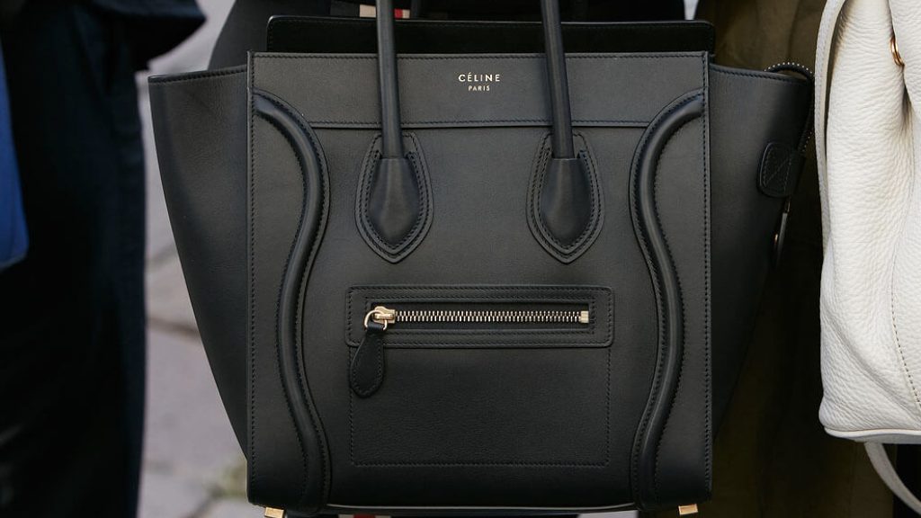 Conheça as Bolsas Tote da Celine mais clássicas na Summer Sale: 3 modelos perfeitos para o dia a dia para carregar seus itens com elegância.