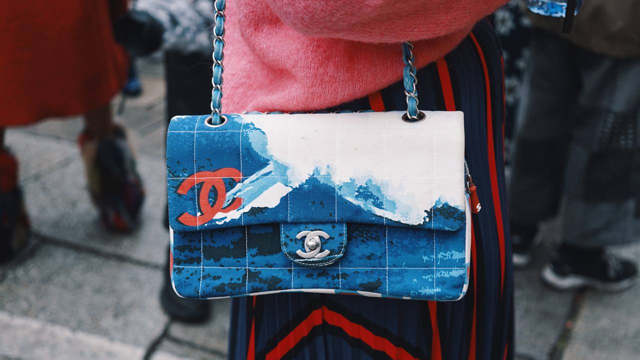 capa do post sobre bolsas crossbody da chanel que são clássicas
