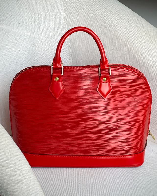 Bolsa Louis Vuitton Alma. Clique na imagem e confira mais modelos da marca!