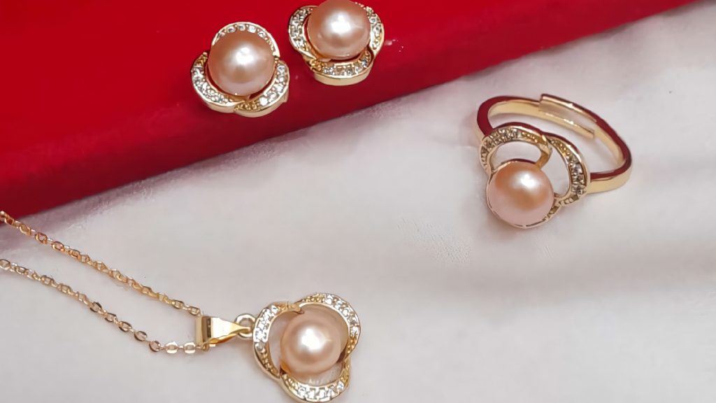 Descubra as Joias Brasileiras Femininas em destaque na Summer Sale: aneís, colares, pulseiras e braceletes das maiores joalherias nacionais.