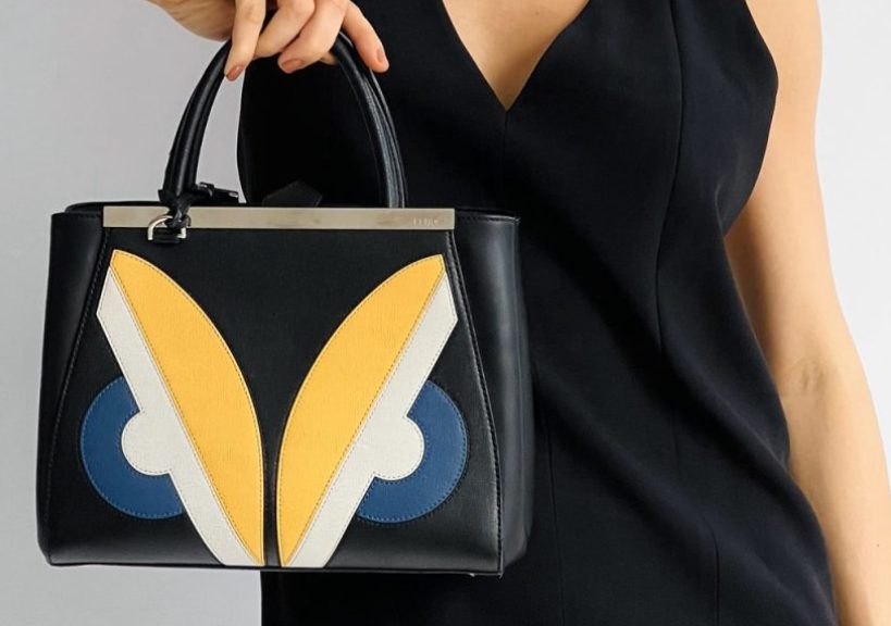 Foto da Fendi 2Jours, uma das bolsas de sucesso de luxo que não vendem mais nas lojas na Summer Sale.