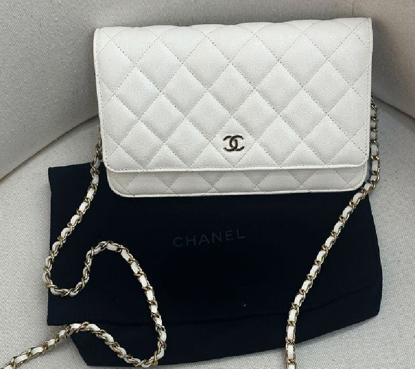 Foto de uma das bolsas mais procuradas da marca francesa Chanel, modelo WOC.